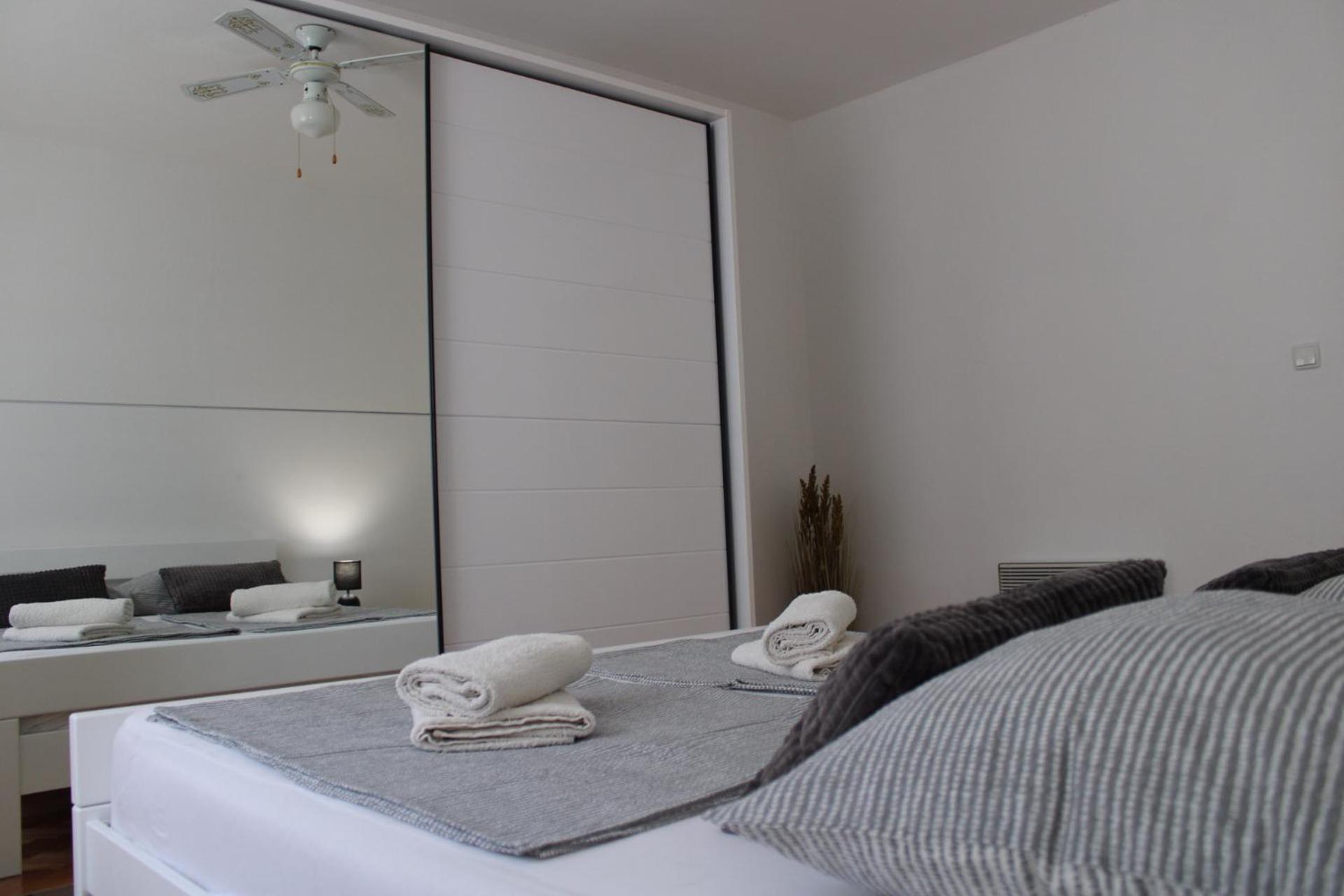 שיבניק Charming Old Town Apartment מראה חיצוני תמונה