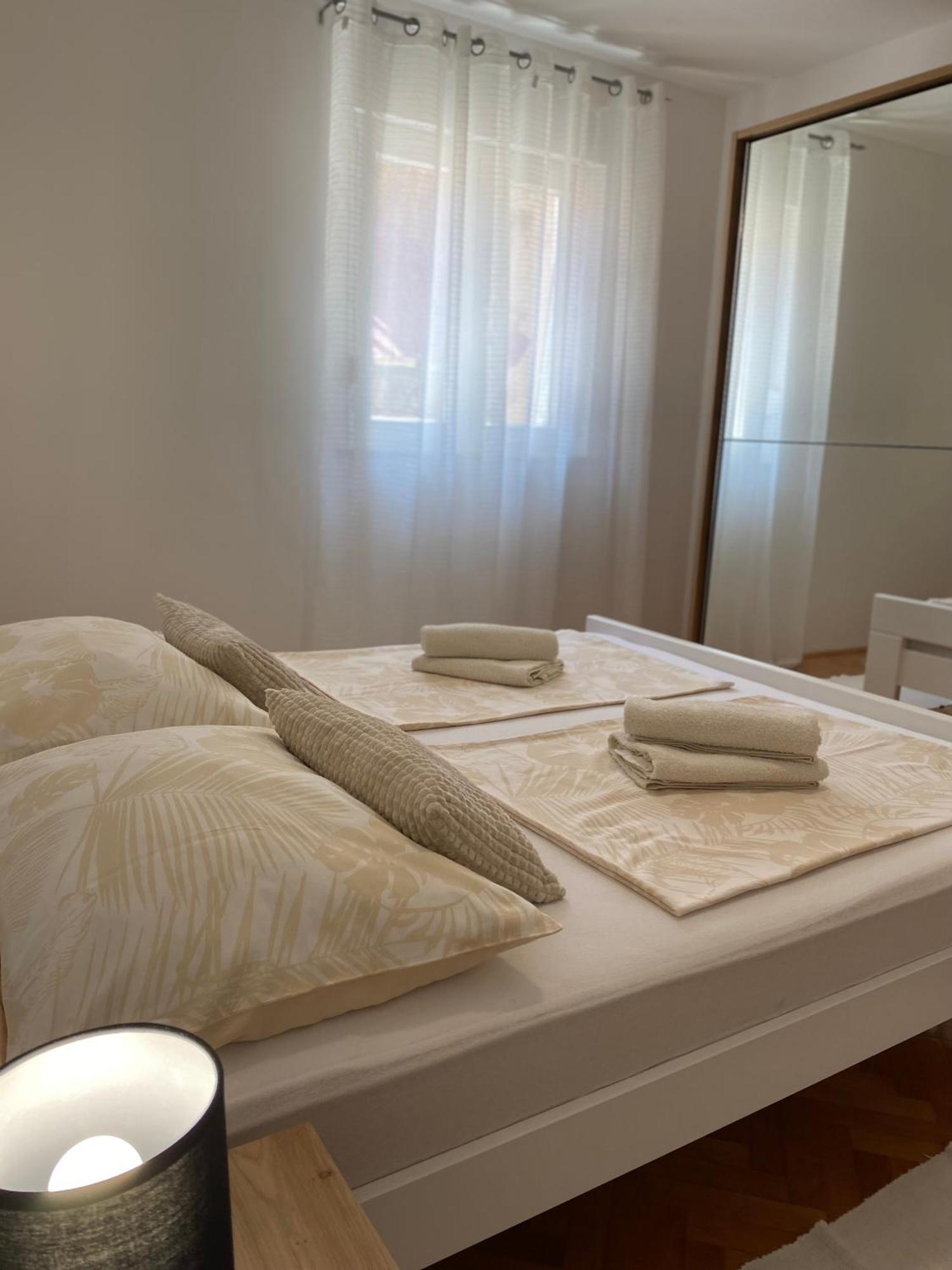 שיבניק Charming Old Town Apartment מראה חיצוני תמונה
