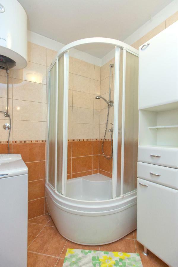 שיבניק Charming Old Town Apartment מראה חיצוני תמונה